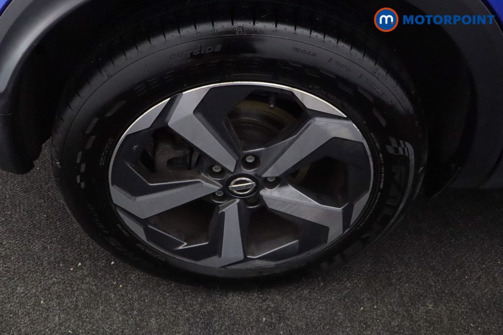 Nissan Qashqai Premiere Edition Manual Petrol SUV - Stock Number (1590597) - 22nd supplementary image