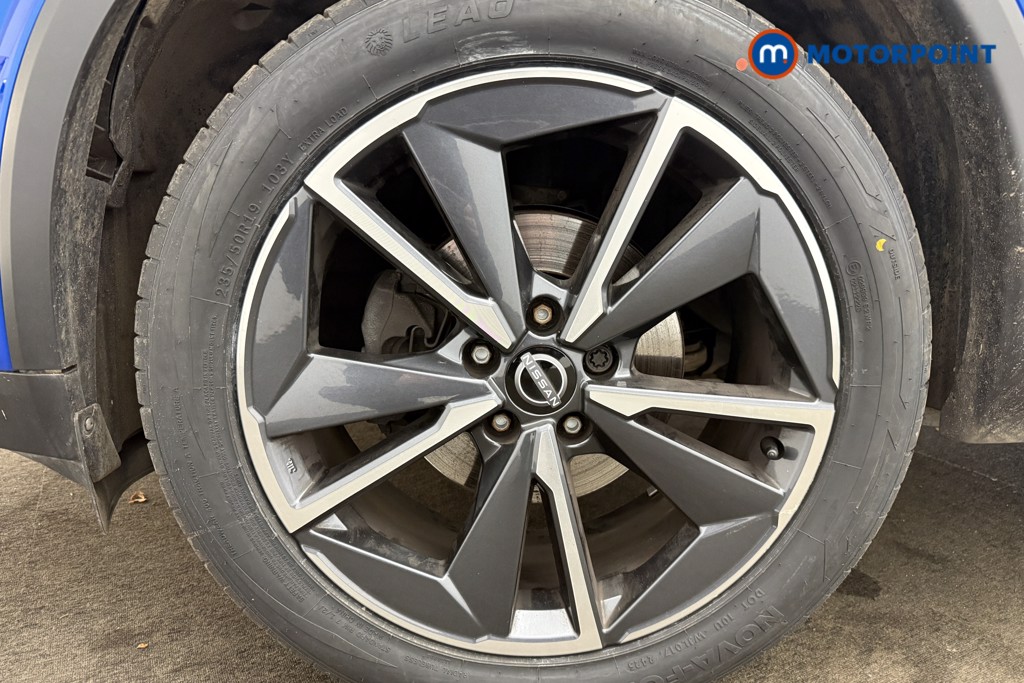Nissan Qashqai Tekna Manual Petrol SUV - Stock Number (1591278) - 1st supplementary image
