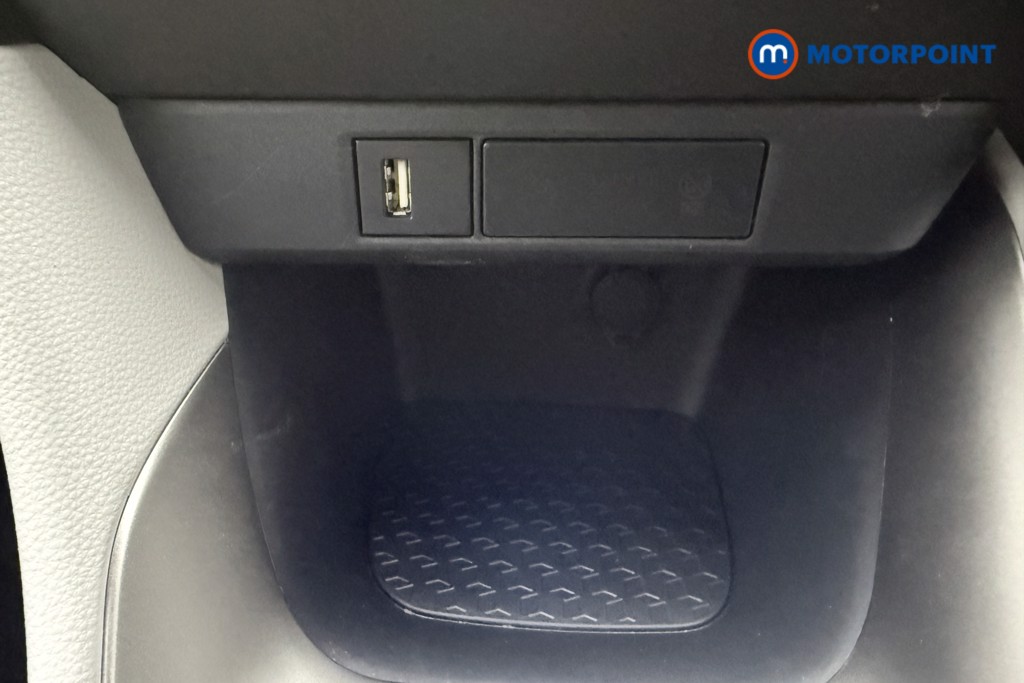 Toyota Yaris Excel Automatic Petrol-Electric Hybrid Hatchback - Stock Number (1591501) - 14th supplementary image