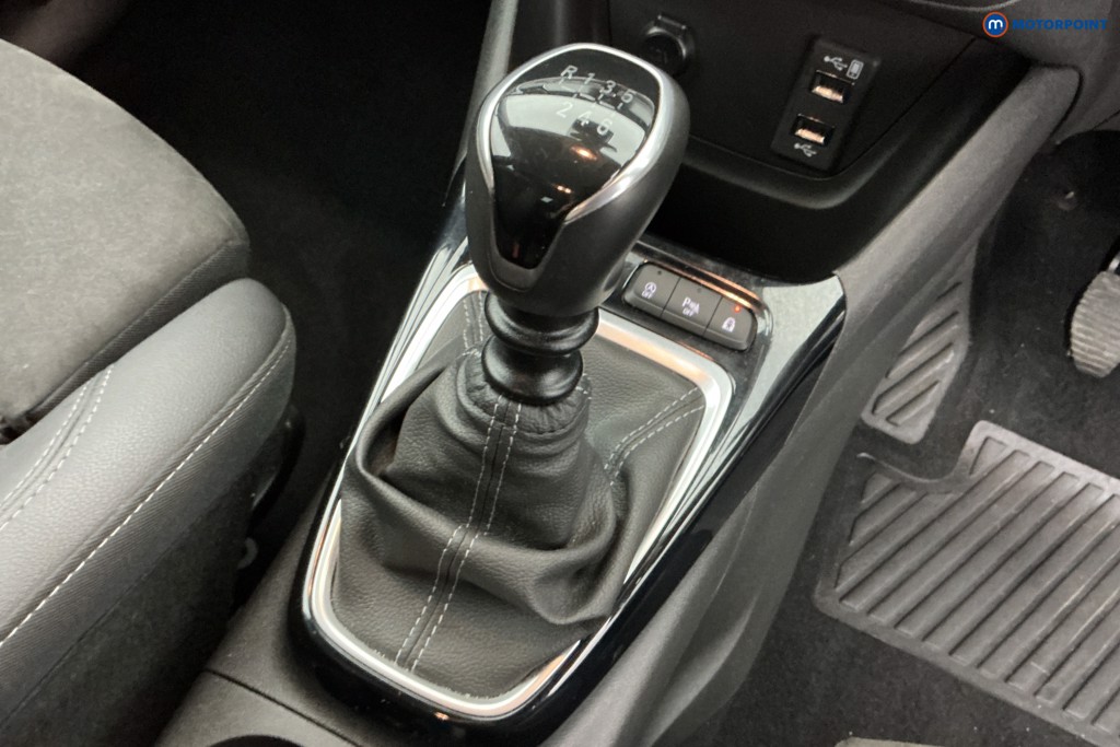 Vauxhall Crossland Ultimate Nav Manual Petrol SUV - Stock Number (1592984) - 15th supplementary image