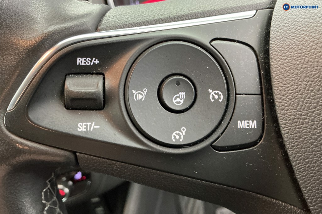 Vauxhall Crossland Ultimate Nav Manual Petrol SUV - Stock Number (1592984) - 19th supplementary image