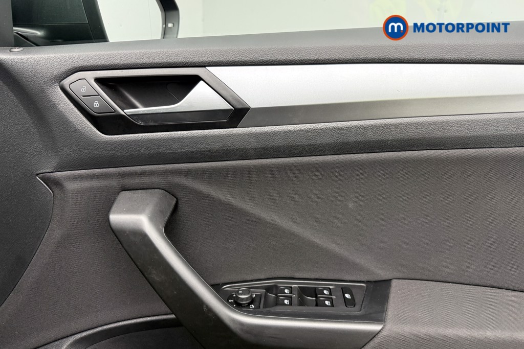 Volkswagen T-Roc Life Manual Petrol SUV - Stock Number (1594551) - 17th supplementary image