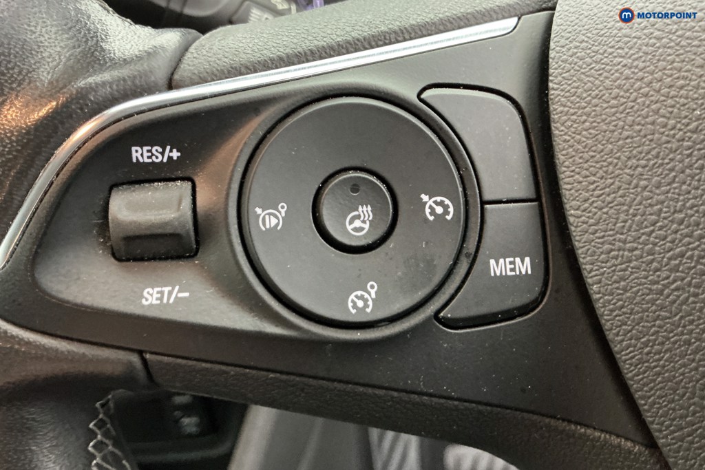 Vauxhall Crossland Ultimate Manual Diesel SUV - Stock Number (1594927) - 19th supplementary image