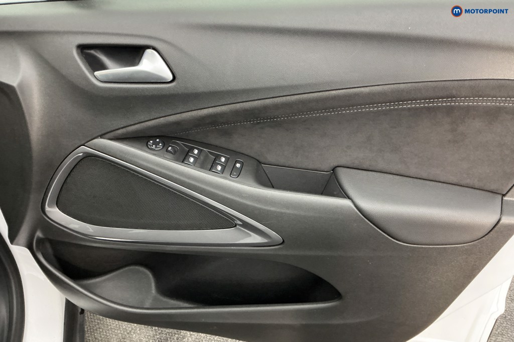 Vauxhall Crossland Ultimate Manual Diesel SUV - Stock Number (1594927) - 22nd supplementary image