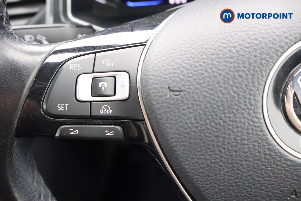 Volkswagen T-Roc SEL Manual Petrol SUV - Stock Number (1595445) - 2nd supplementary image