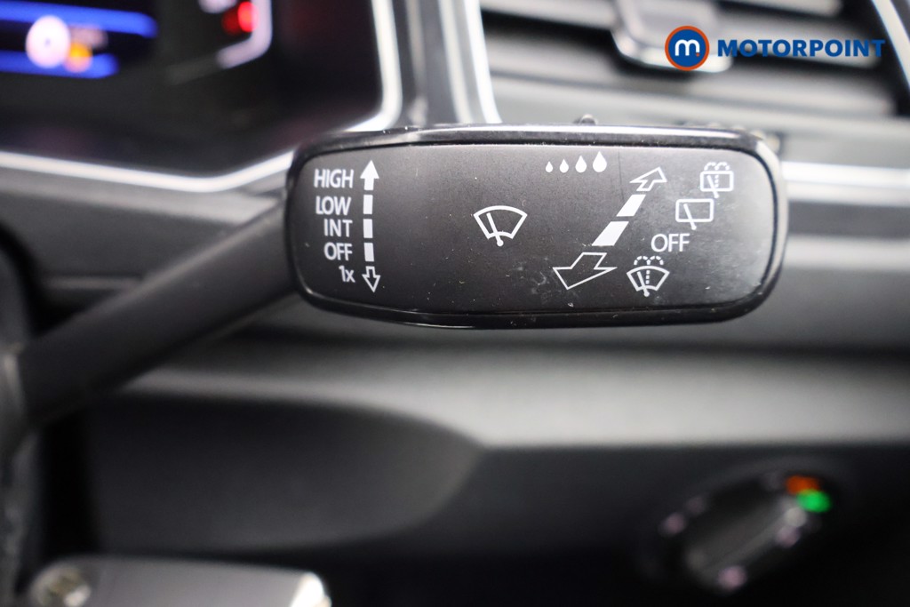 Volkswagen T-Roc SEL Manual Petrol SUV - Stock Number (1595445) - 4th supplementary image