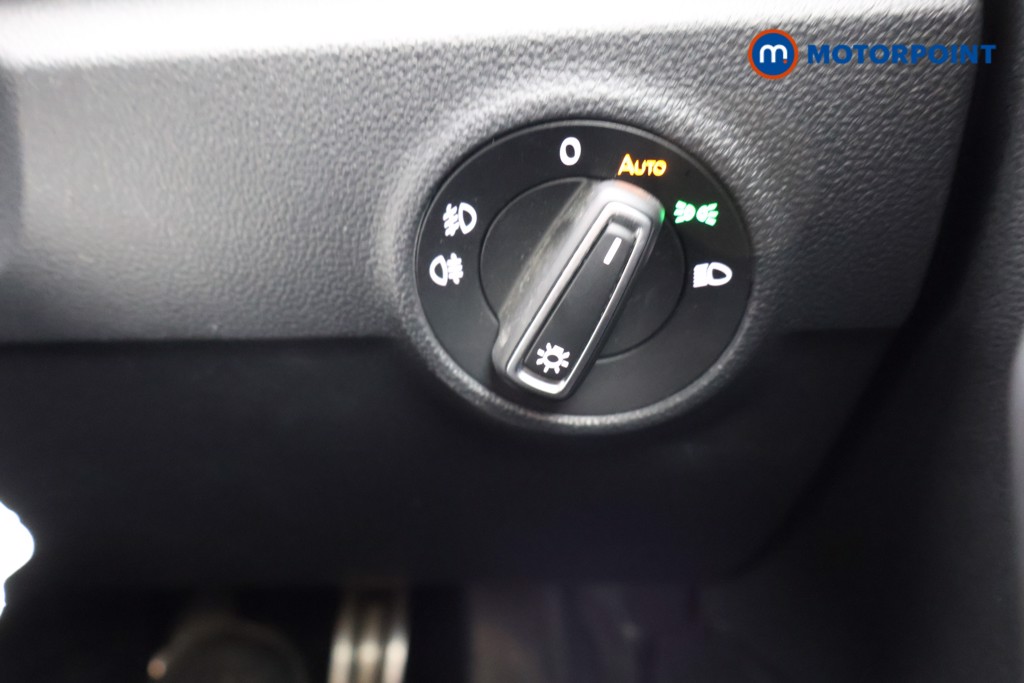 Volkswagen T-Roc SEL Manual Petrol SUV - Stock Number (1595445) - 13th supplementary image