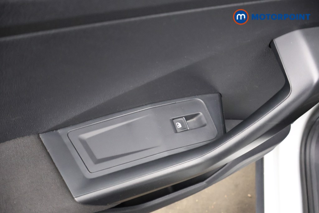 Volkswagen T-Roc SEL Manual Petrol SUV - Stock Number (1595445) - 24th supplementary image