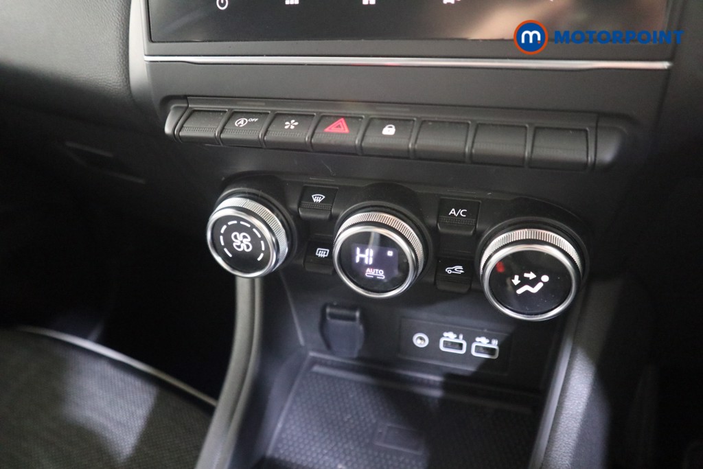 Renault Captur Techno Manual Petrol SUV - Stock Number (1595588) - 8th supplementary image