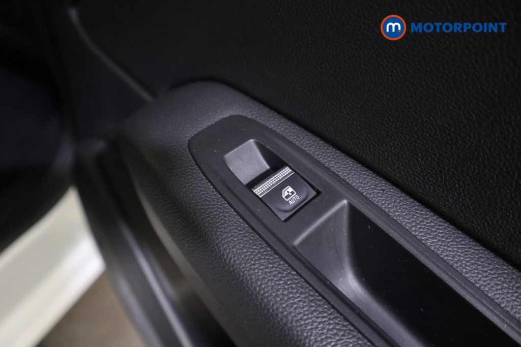 Renault Captur Techno Manual Petrol SUV - Stock Number (1595588) - 18th supplementary image