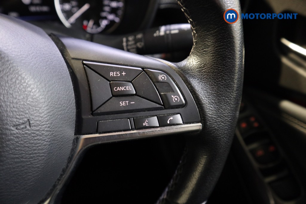 Nissan Juke N-Connecta Manual Petrol SUV - Stock Number (1595953) - 4th supplementary image