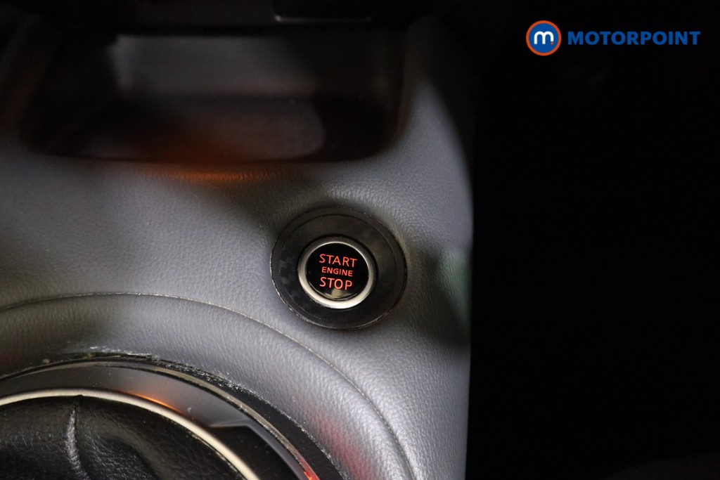 Nissan Juke N-Connecta Manual Petrol SUV - Stock Number (1595953) - 8th supplementary image