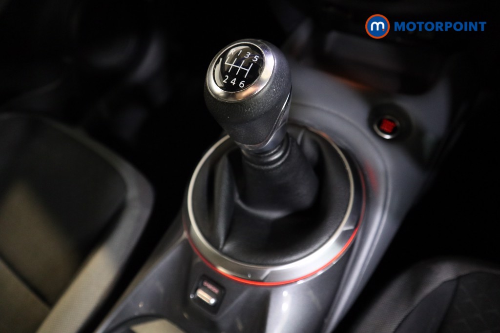 Nissan Juke N-Connecta Manual Petrol SUV - Stock Number (1595953) - 10th supplementary image