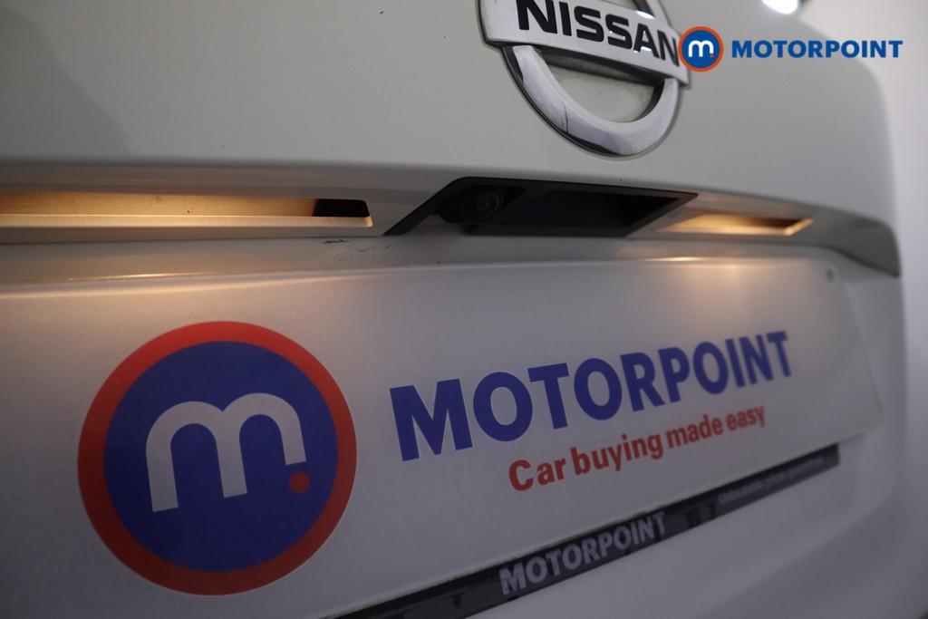 Nissan Juke N-Connecta Manual Petrol SUV - Stock Number (1595953) - 23rd supplementary image