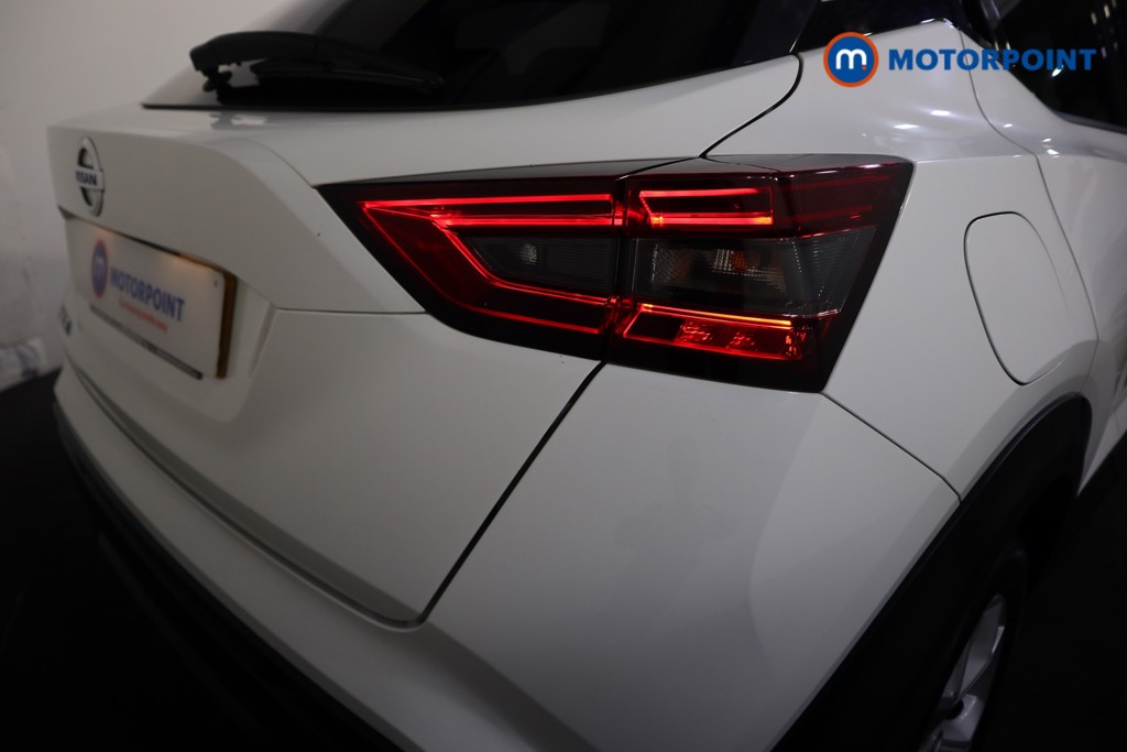 Nissan Juke N-Connecta Manual Petrol SUV - Stock Number (1595953) - 25th supplementary image