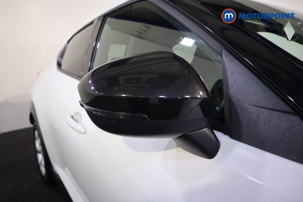 Nissan Juke N-Connecta Manual Petrol SUV - Stock Number (1595953) - 27th supplementary image