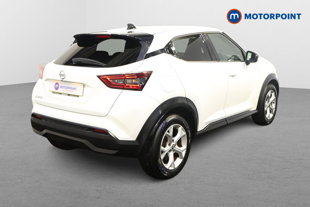 Nissan Juke N-Connecta Manual Petrol SUV - Stock Number (1595953) - Drivers side rear corner