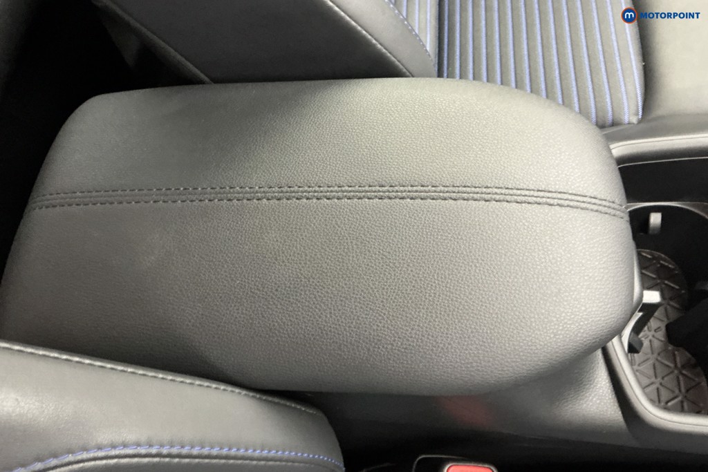 Toyota Rav4 Dynamic Automatic Petrol-Electric Hybrid SUV - Stock Number (1596000) - 13th supplementary image