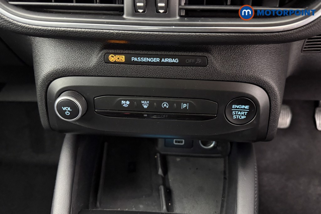 Ford Focus Titanium X Manual Petrol Hatchback - Stock Number (1596926) - 10th supplementary image