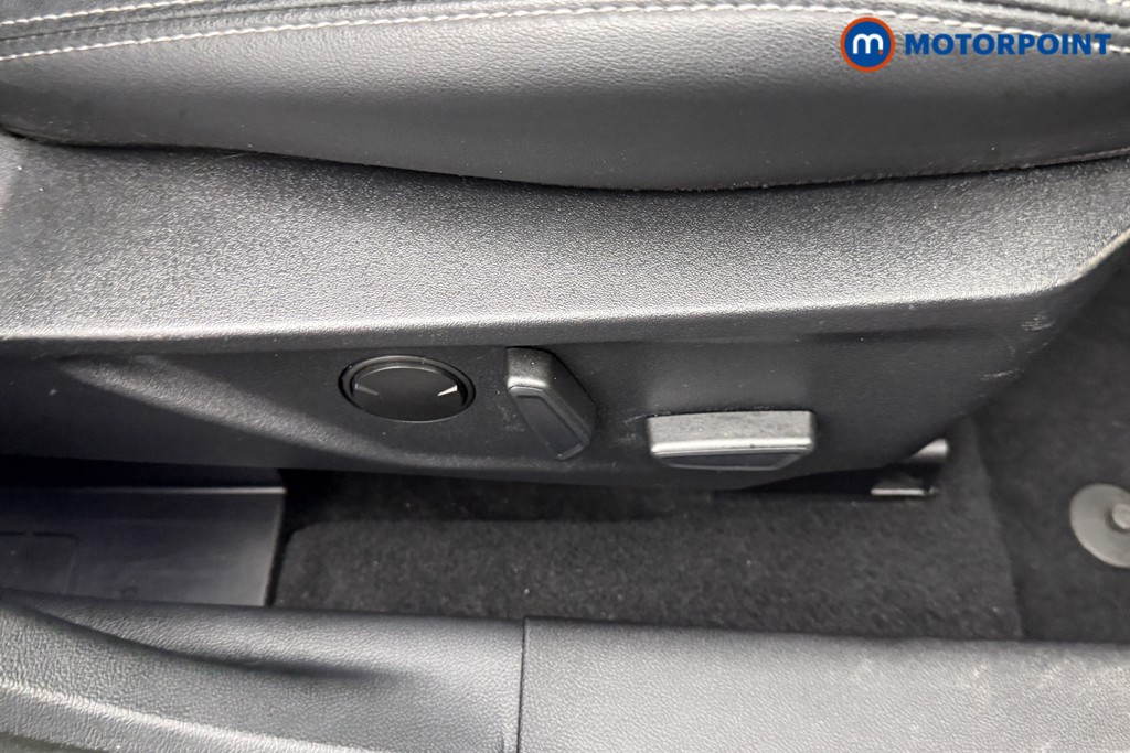 Ford Focus Titanium X Manual Petrol Hatchback - Stock Number (1596926) - 18th supplementary image