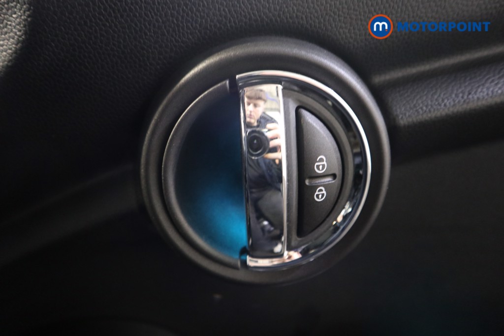 Mini Convertible Cooper Classic Automatic Petrol Convertible - Stock Number (1597290) - 9th supplementary image