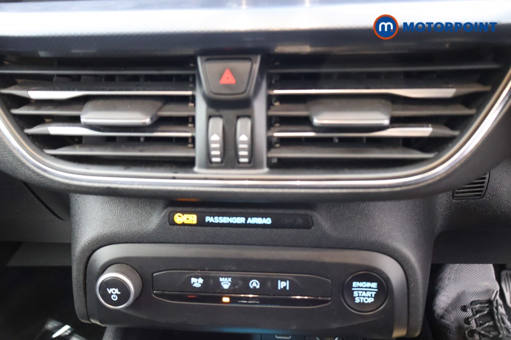 Ford Focus Active Manual Petrol Hatchback - Stock Number (1597303) - 9th supplementary image