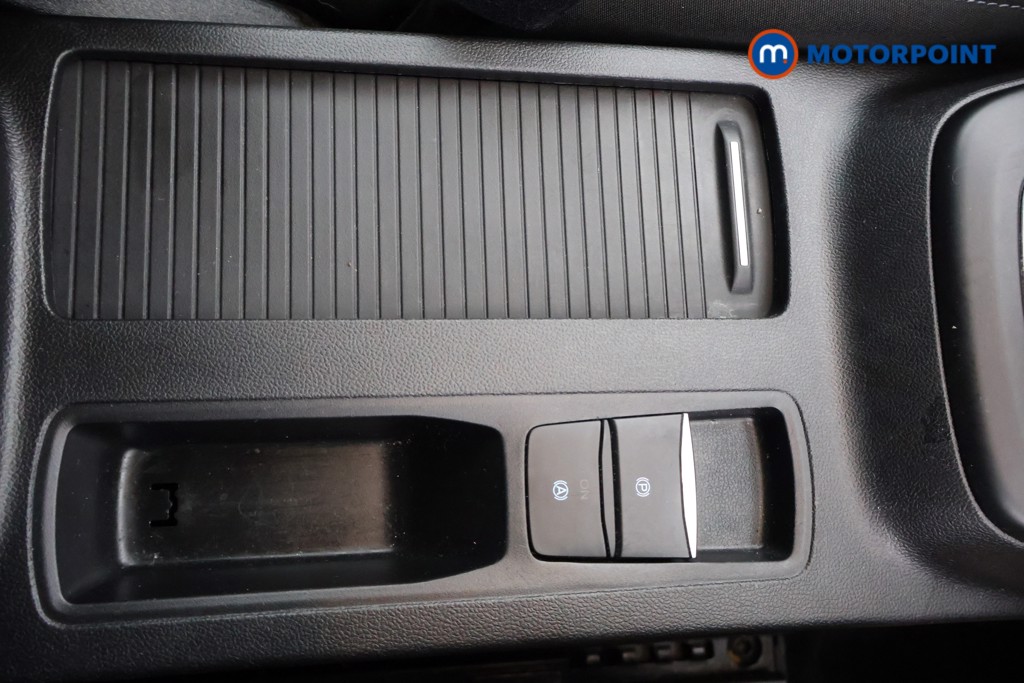 Ford Focus Active Manual Petrol Hatchback - Stock Number (1597303) - 13th supplementary image
