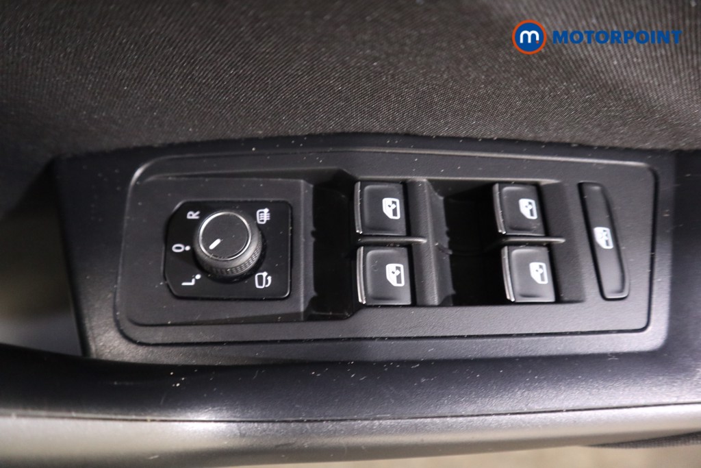 Volkswagen T-Roc Black Edition Manual Petrol SUV - Stock Number (1597664) - 8th supplementary image