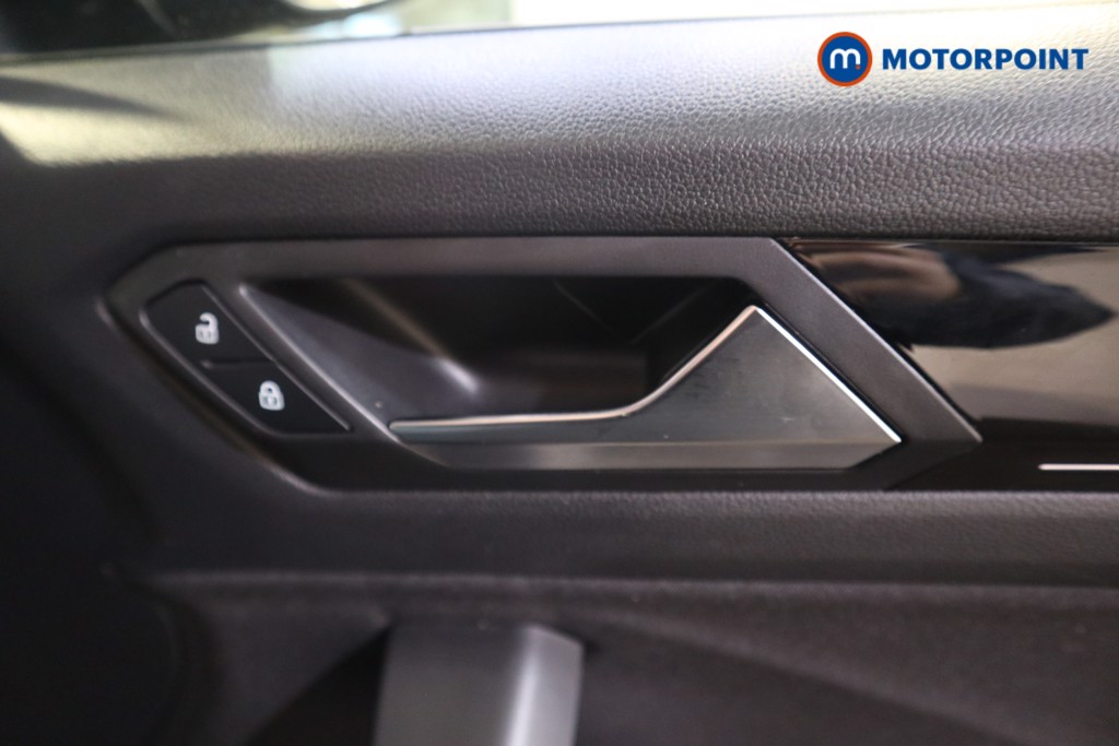 Volkswagen T-Roc Black Edition Manual Petrol SUV - Stock Number (1597664) - 9th supplementary image