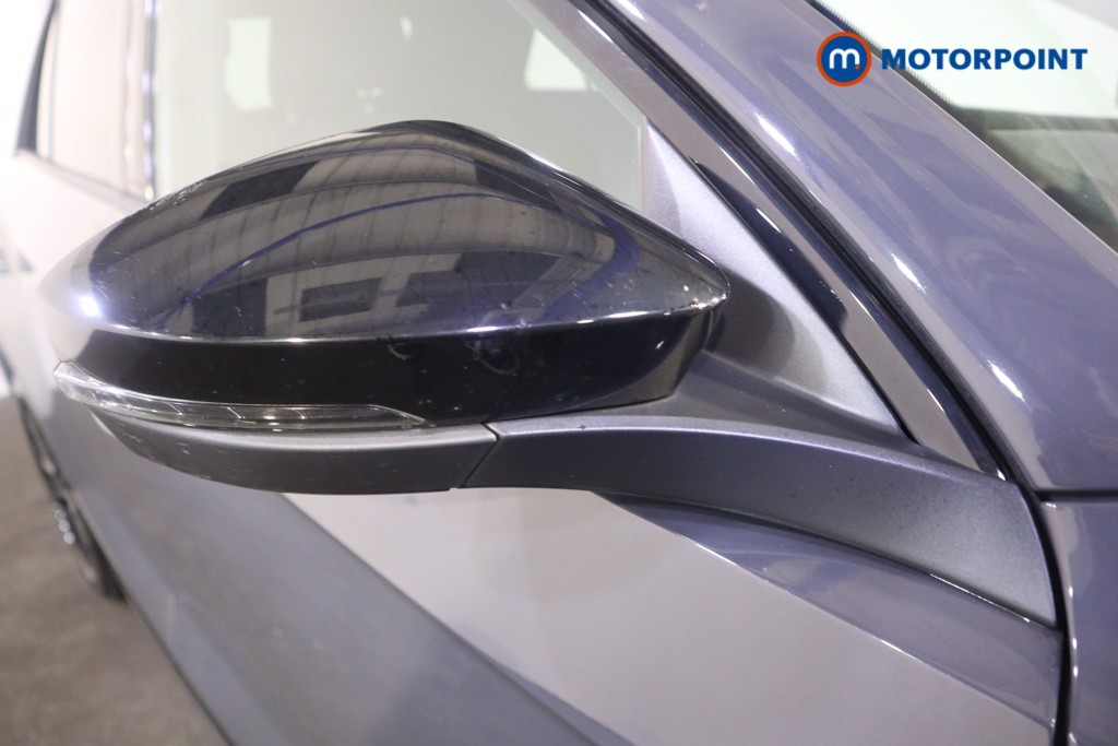 Volkswagen T-Roc Black Edition Manual Petrol SUV - Stock Number (1597664) - 22nd supplementary image