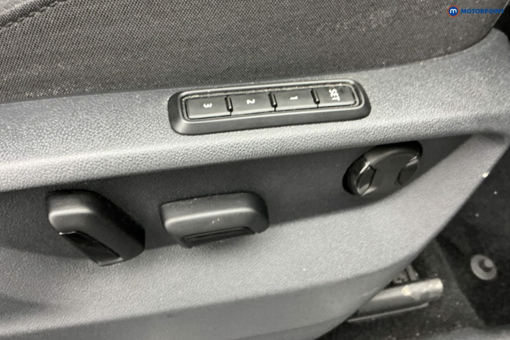 Volkswagen Tiguan Allspace Elegance Automatic Petrol SUV - Stock Number (1598236) - 22nd supplementary image