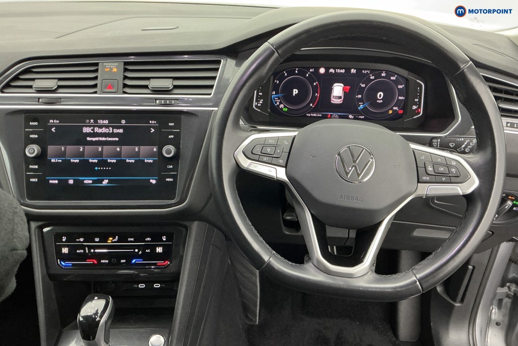 Volkswagen Tiguan Allspace Elegance Automatic Petrol SUV - Stock Number (1598236) - 1st supplementary image