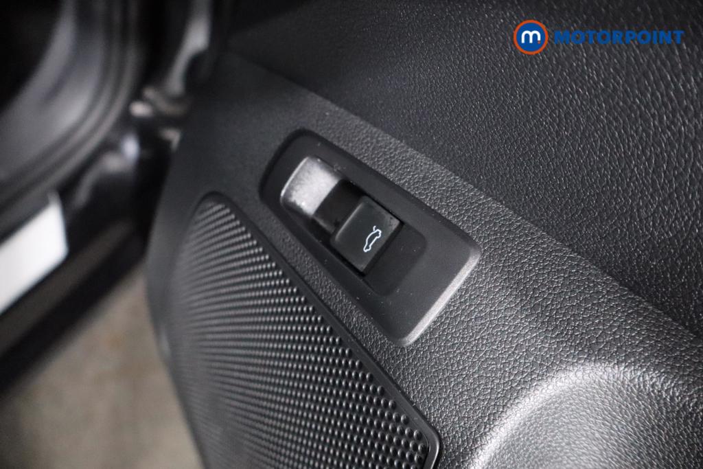 Skoda Karoq Sportline Edition Manual Petrol SUV - Stock Number (1598630) - 12th supplementary image