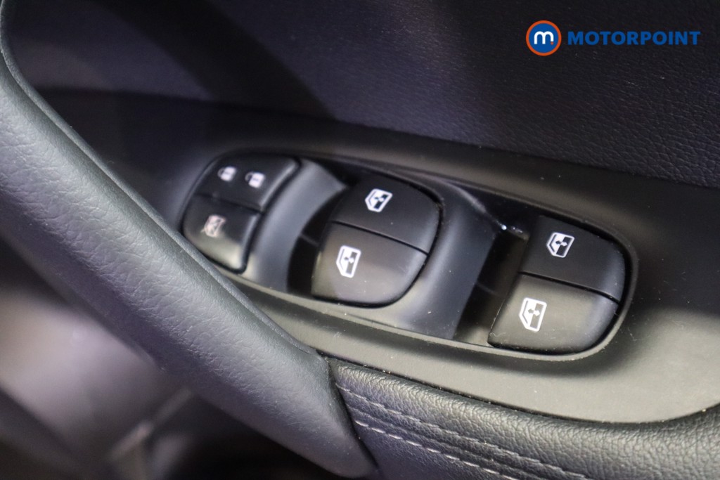 Nissan Qashqai Acenta Premium Manual Diesel SUV - Stock Number (1598895) - 11th supplementary image