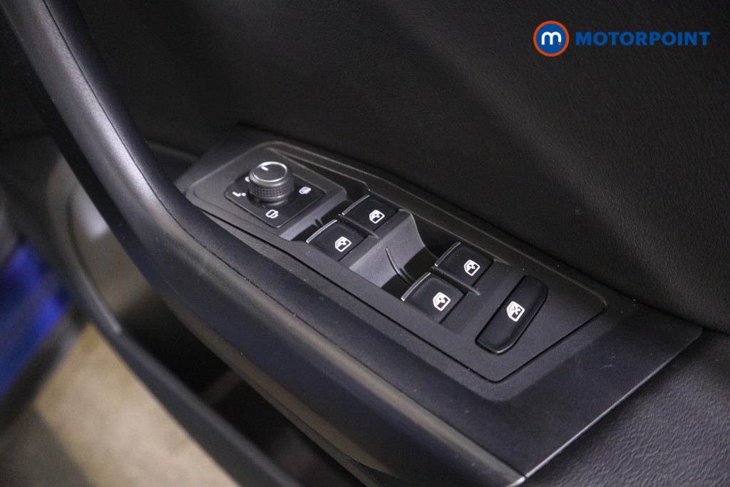 Volkswagen T-Roc R-Line Automatic Petrol SUV - Stock Number (1598923) - 12th supplementary image