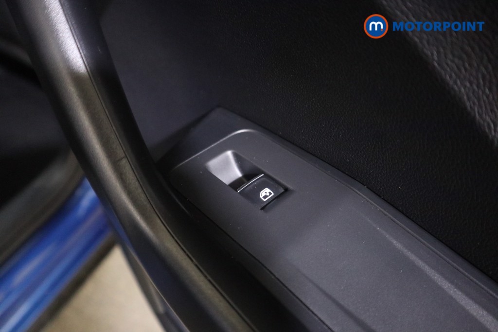 Volkswagen T-Roc R-Line Automatic Petrol SUV - Stock Number (1598923) - 19th supplementary image