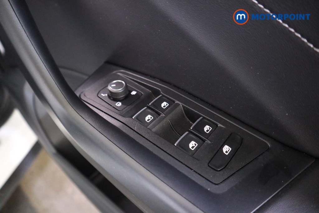 Volkswagen T-Roc R-Line Automatic Diesel SUV - Stock Number (1598933) - 13th supplementary image