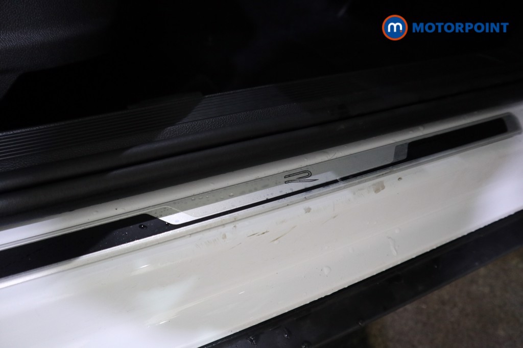 Volkswagen T-Roc R-Line Automatic Diesel SUV - Stock Number (1598933) - 14th supplementary image