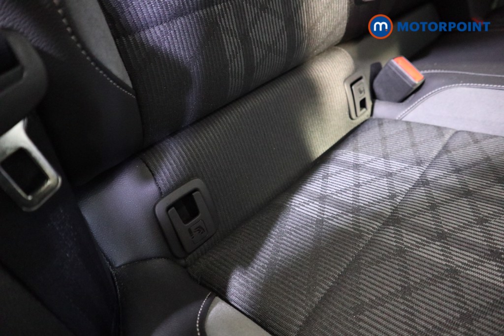 Volkswagen T-Roc R-Line Automatic Diesel SUV - Stock Number (1598933) - 18th supplementary image