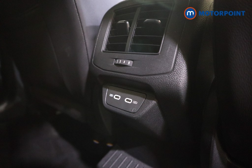 Volkswagen T-Roc R-Line Automatic Diesel SUV - Stock Number (1598933) - 19th supplementary image