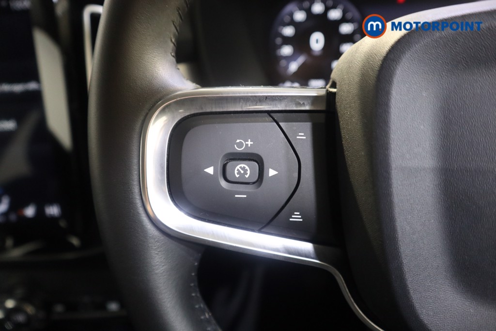 Volvo Xc40 Momentum Pro Manual Petrol SUV - Stock Number (1599241) - 3rd supplementary image