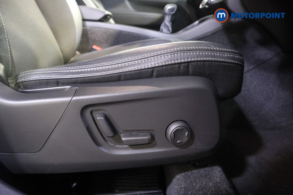 Volvo Xc40 Momentum Pro Manual Petrol SUV - Stock Number (1599241) - 12th supplementary image
