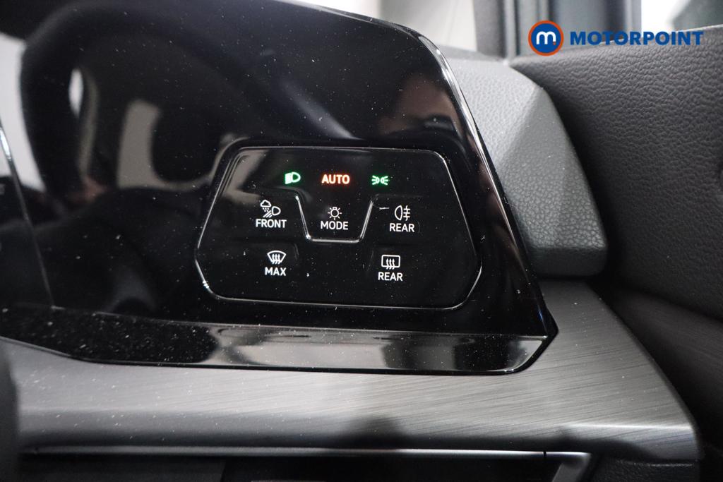 Volkswagen Golf Style Edition Manual Petrol Hatchback - Stock Number (1599290) - 9th supplementary image