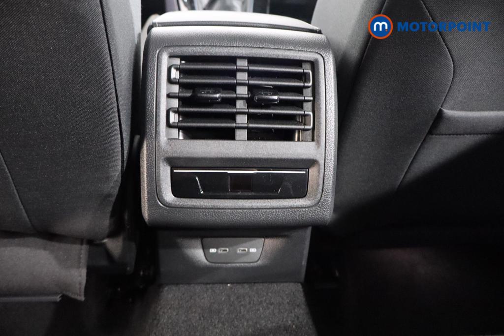 Volkswagen Golf Style Edition Manual Petrol Hatchback - Stock Number (1599290) - 16th supplementary image