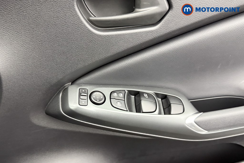 Nissan Juke Acenta Premium Automatic Petrol SUV - Stock Number (1599447) - 13th supplementary image