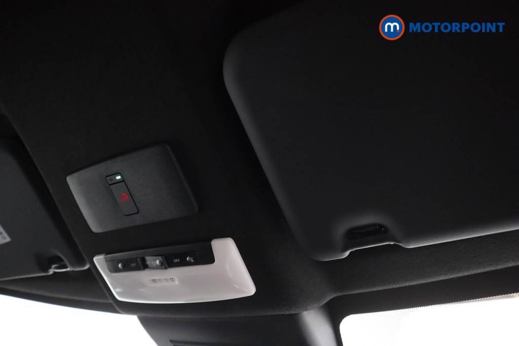 Nissan Juke N-Connecta Automatic Petrol SUV - Stock Number (1599453) - 9th supplementary image