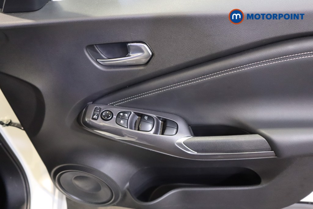 Nissan Juke N-Connecta Automatic Petrol SUV - Stock Number (1599453) - 10th supplementary image