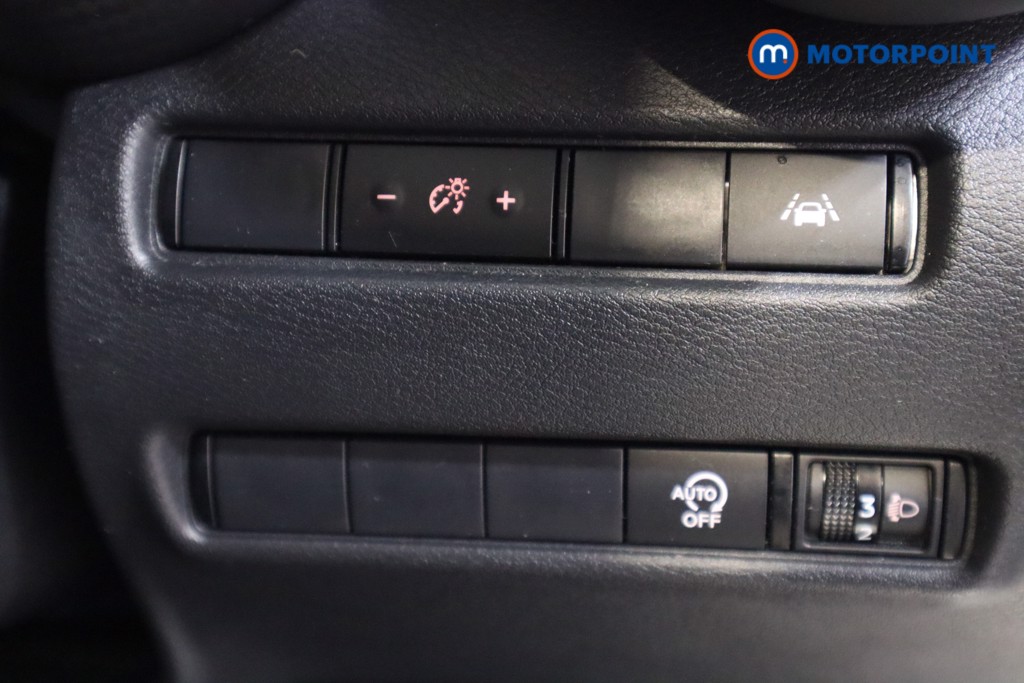 Nissan Juke N-Connecta Automatic Petrol SUV - Stock Number (1599453) - 13th supplementary image