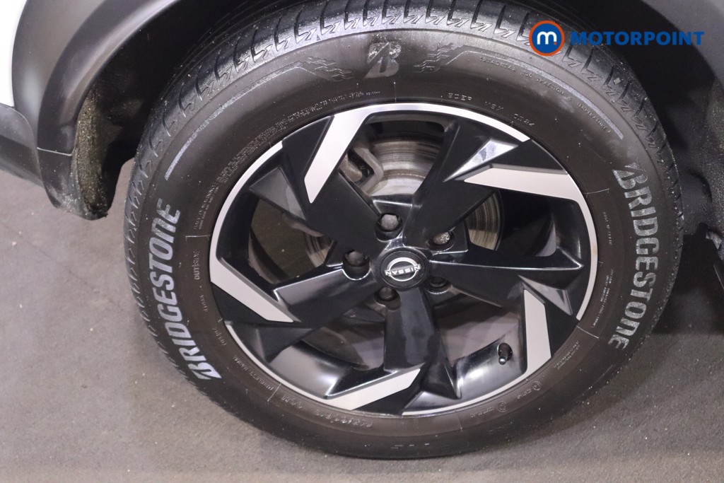 Nissan Juke N-Connecta Automatic Petrol SUV - Stock Number (1599453) - 22nd supplementary image