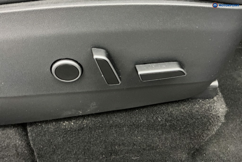 Tesla Model Y Long Range Automatic Electric SUV - Stock Number (1599651) - 21st supplementary image